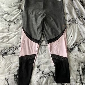 VS pink ultimate leggings 7/8 length